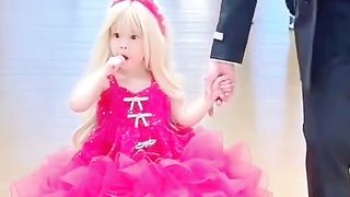 Cute Chinese kid girl????????