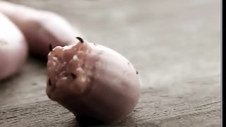 Этот Червь Кажется Обычным, Пока Второй Не Вылезет из Него.
