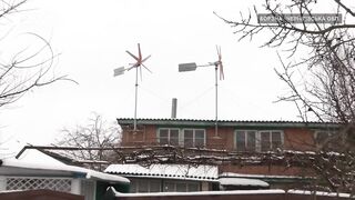 Власноруч зібрав і встановив вітряки