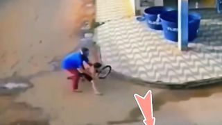 مواقف انسانية مؤثرة في لحضات حرجة #shorts