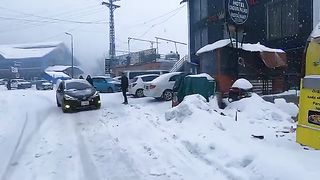 Heavy_snowfall__Nathia_Gali_and_Murree(