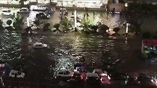 کراچی میں طوفانی بارش