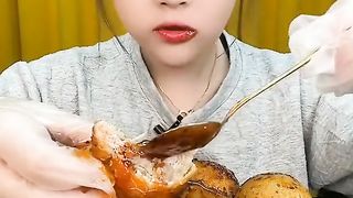 Eating asmr
