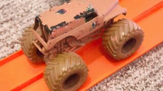 Toys - MUD GRAVE DIGGER Monster Truck SOCCER Stunt on  Wheels Track