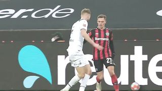Florian Wirtz am Ball