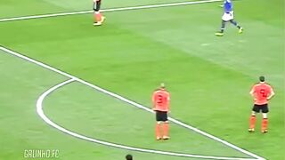 200 IQ moment in football match