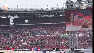 Ratusan Ribu Pendukung Ganjar-Mahfud Bernyanyi Bersama Menggetarkan Stadion GBK