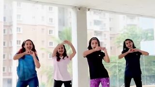 Le ban gaya step soniya ????❤️ #shortsvideo #youtubeshorts #dance #sisters