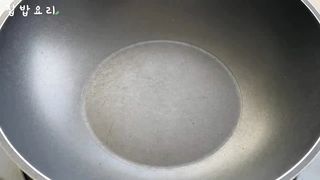 How to turn milk into a sweet and chewy snack in 3 minutes