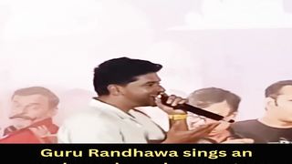 Guru Randhawa sings an unreleased number on stage #gururandhawa #short #shorts #trending #viral #bollywood #viralshorts