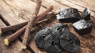 What is Licorice Root and What Are Its Benefits? – Dr. Berg