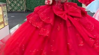 Gaun merah impian