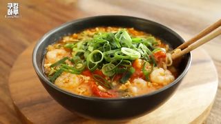 다른 라면 레시피는 잊으세요! 부드러운 토마토 계란 라면! 정말 맛있습니다
