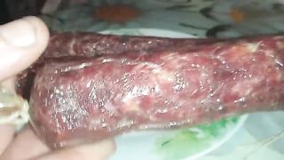 Сыровяленая колбаса в обычном холодильнике. Сможет приготовить каждый.