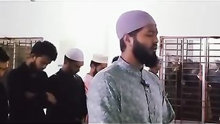 মুগ্ধ হয়ে যাওয়ার মতো তেলাওয়াত