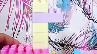 Mommy and kids giraffe lego playing