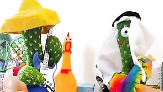 The funny thing is a pair of cactus tree dolls chatting