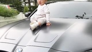That s what I call a happy child ????
