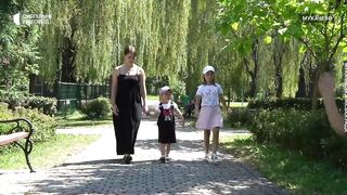 Подумала і зрозуміла_ три, то ще краще. 29-річна мукачівка взяла на виховання