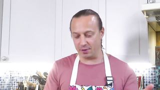 Конфеты из сгущенки и какао.