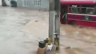 sri lanka denguras Floods