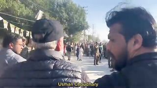 Imran Riaz Khan k Interview k doran Police ka dhawa __ Lathi Charge _