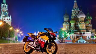 Moscow through the eyes of a biker at a speed of 282 km/h