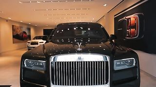 Inside the 2024 Olivin Green #RollsRoyce Cullinan SUV worth $474,000 ????