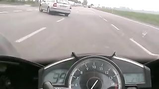 Yamaha vs BMW
