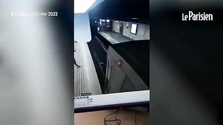 Belgique : une personne poussée sur les rails du métro. Miracle, la rame s'arrête à temps