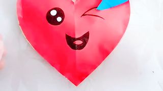 mystery gift behind a face cartoon picture