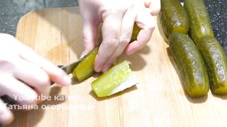 Беру Солёные огурцы и готовлю Гениальный салат! Вкусный рецепт из простых продук