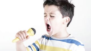 I COVER 'NO ME QUEDA MAS'-SELENA QUANTANILA SONG???  IM OUT!!!!!!!