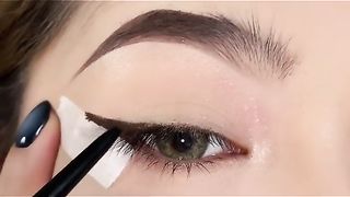 Cat Eyeliner Method
