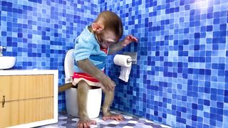 Monkey Baby Bon Bon in the Room Cleaning Challengeand goes to the toilet