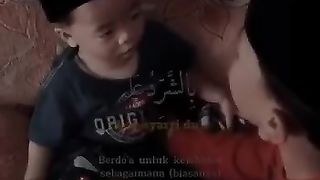 Anak kecil imut ngaji