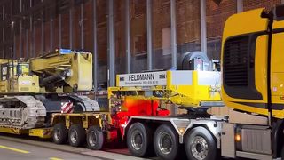 30m UHD excavator to the Stampfenbachstrasse site, in downtown Zürich