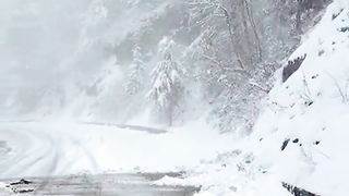 Murree Heavy Snowfall Road Block