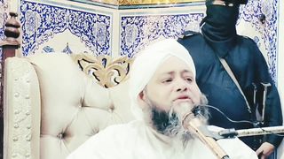 Molana_Abdul_Hannan_Siddiqui_Met_Tariq_Jamil_emoti.