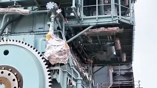 One of the Largest Machines in the World, Very Extraordinary