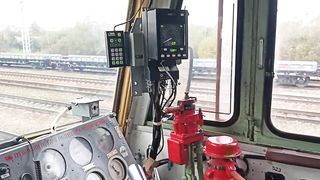 Куда кекает локомотивная бригада в электровозе ВЛ10у