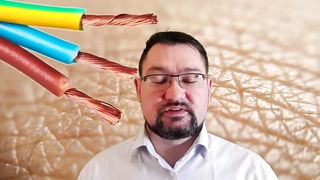 Что бьет ток или напряжение Рассказываю за 1 минуту #энероликбез.