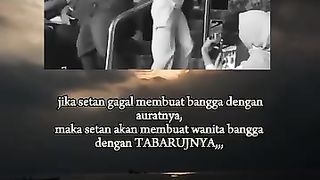 Maka setan akan membuat wanita bangga dengan TABARUJNYA