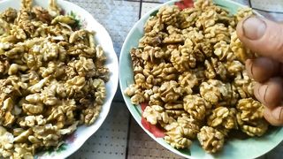 скупщики грецких орехов не хотять чтобы об этом знали .with 1 kg 600 g of whole