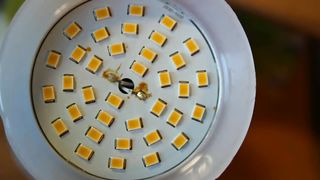 Как паять мелкие светодиоды SMD 2835