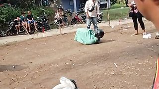 Lomba lompat karung