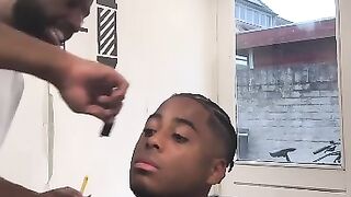 Quand tu ris chez le coiffeur