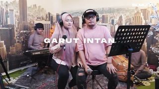 GARUT KOTA INTAN - DARSO || COVER BY SULE FT NATHALIE