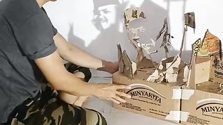 Pria ini kreatif membuat 3 capres dari kardus bekas
