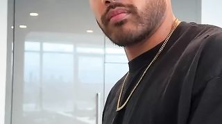 my boyfriend reacts to being called HANDSOME